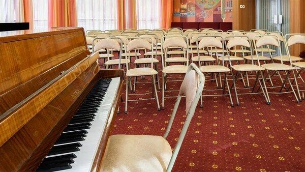 Музыкальный салон — зал для концертов живой музыки